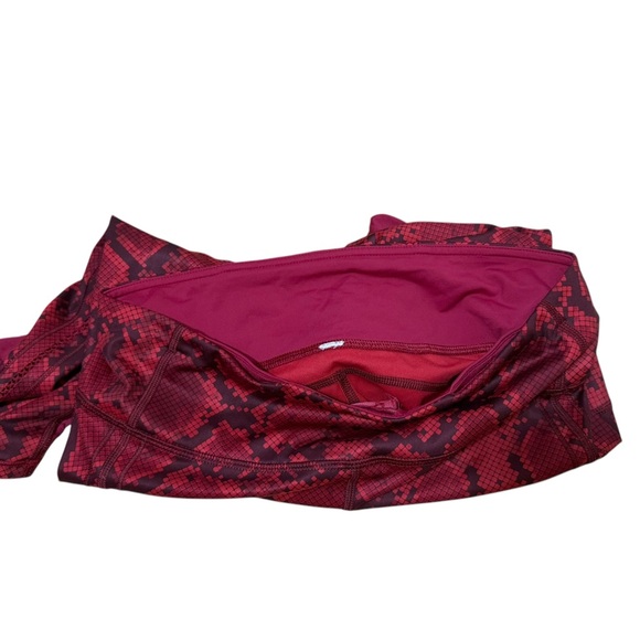 Lululemon women Capri activewear 16” waist 25” length - Picture 8 of 8